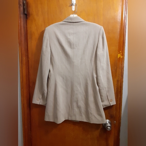 Dressbarn Women's Button Blazer - Picture 4 of 6